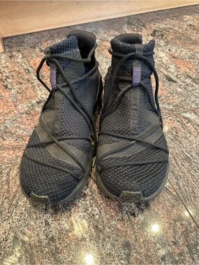 Puma Black Sneakers with Navy Interior